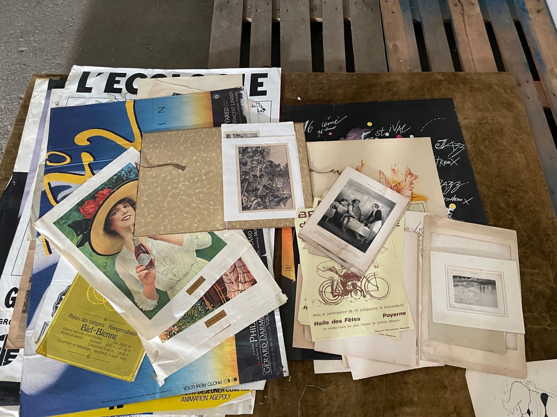 Poster & Bilder: Lots d affiches divers – Defekt aus La Croix (Lutry) von netrajet