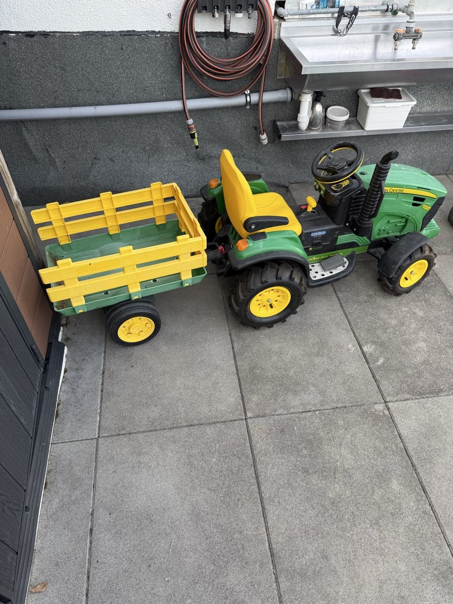 John Deere Véhicules pour enfants: Elektro Traktor – D'occasion à Attiswil par maialina 3