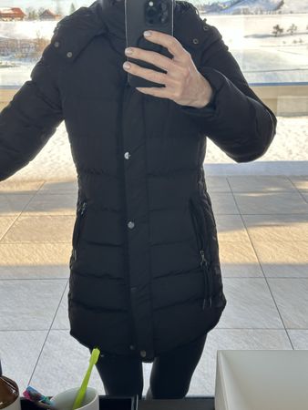 Schwarze Winterjacke mit Kapuze, Top Zustand, Gr. 38