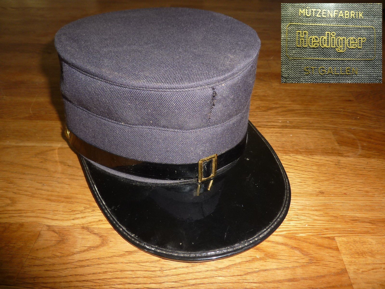 Schweizer Armee Uniformi: Schweizer Armee Uniform-Hut Gr.55 – Usato da Hochfelden venduto da swissice