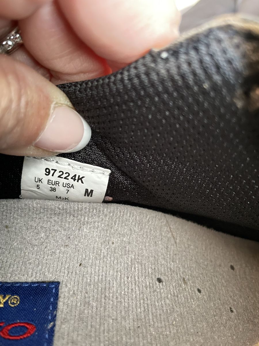 Scarpe da donna: Golfschuhe – Usato da Ennetbürgen venduto da scriccolo 2