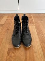 Schwarze Stiefel