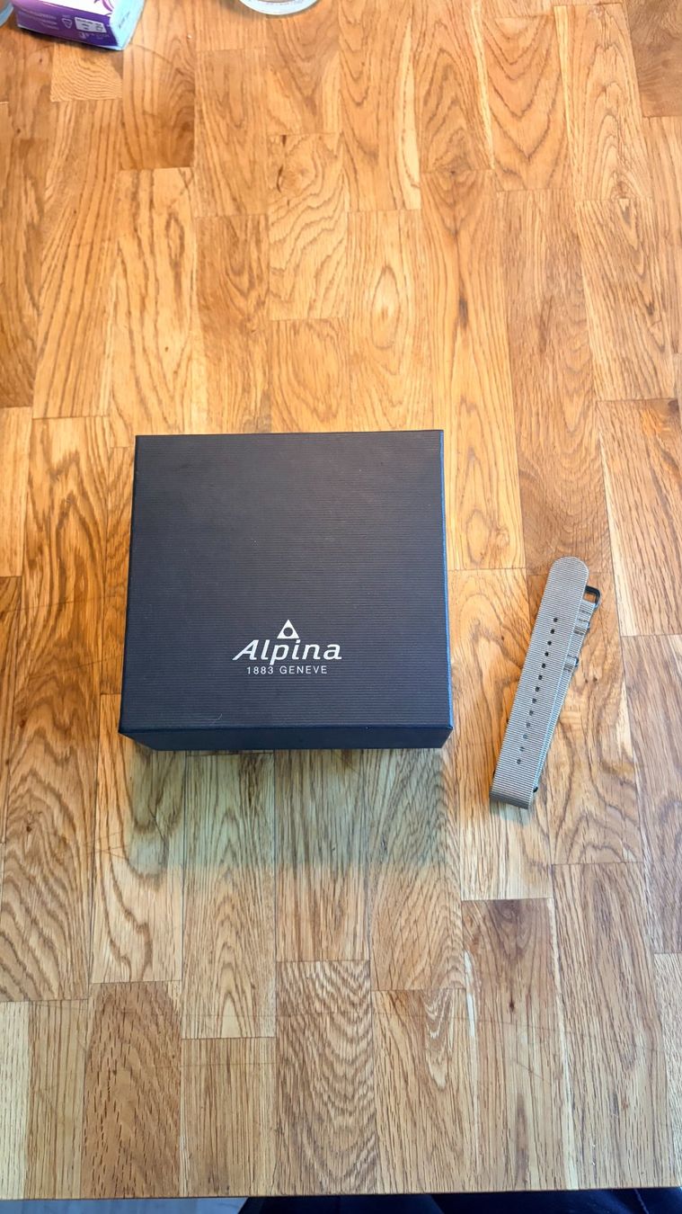 Alpina Montres: Montre Alpina Startimer Pilot Quartz 42mm – Neuf avec emballage d'origine à Lausanne par seb.mcs