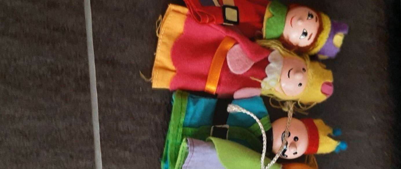 Spielzeuge: Fingerpuppen, Kasperl-Puppen. – Gebraucht aus Buchs AG von Cuescu 3