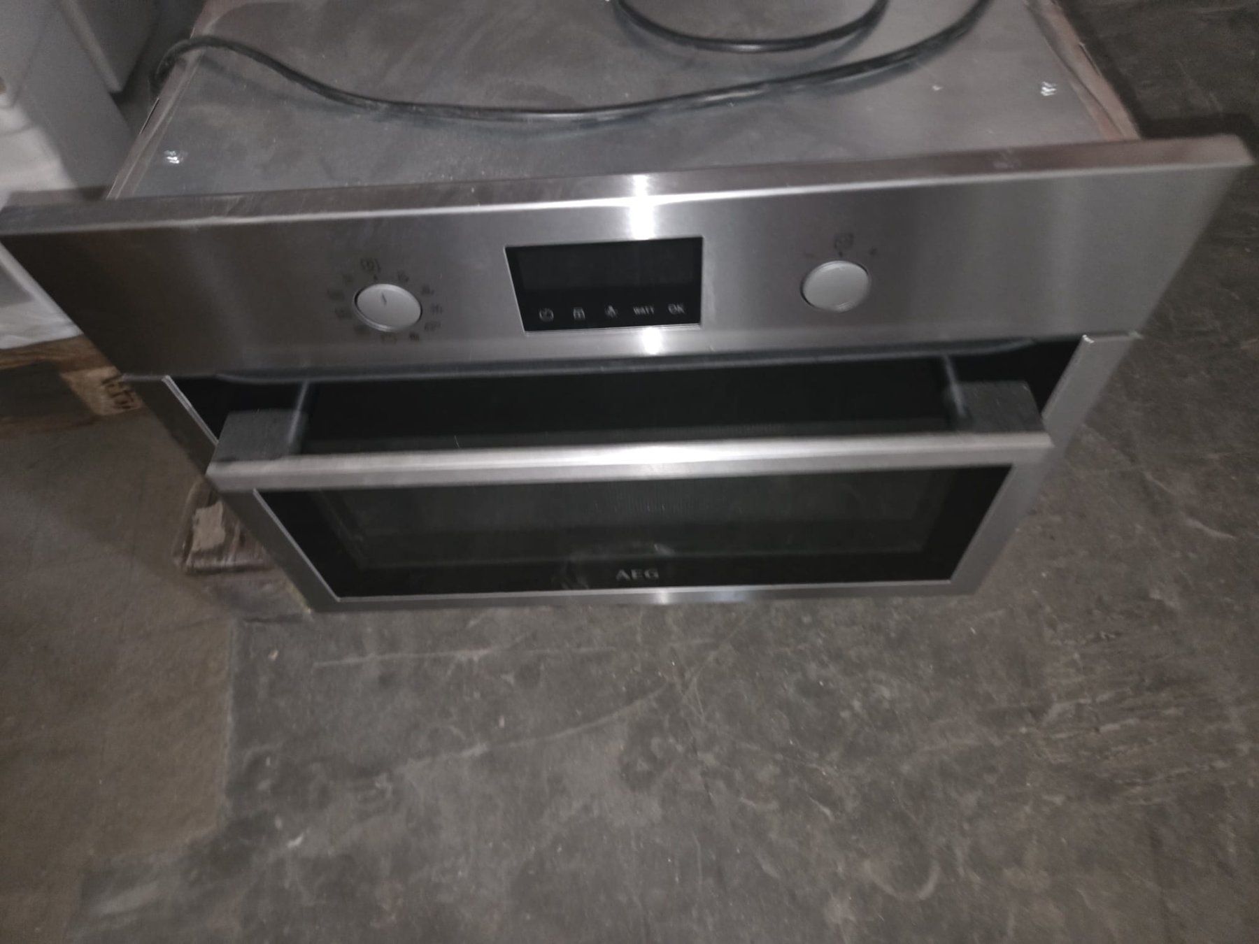 Elettrodomestici da cucina: BO4BEMGM Einbaubackofen Compact 45 Mikrowelle Grill Chrom – Usato da Bürglen UR venduto da rolfface