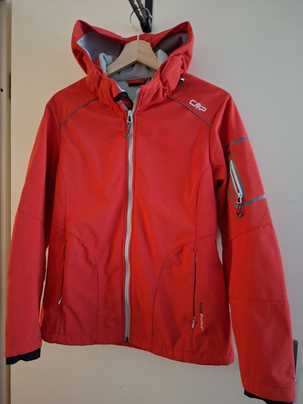 CMP Vestes: Softshell Jacke Clima Protect, rot Grösse L gebraucht – D'occasion à Liestal par Scrapmaus