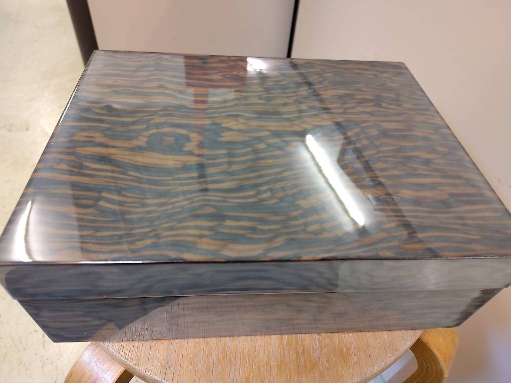 Humidificateurs: Humidor – D'occasion à Petit-Lancy par chevalier 1