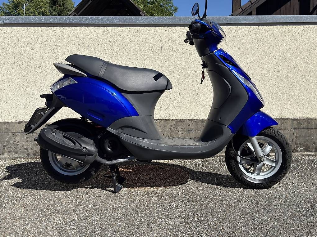 Scooters: Piaggio Zip 100 4t in Blau – Gebraucht aus Rickenbach SO von YvonneA02 2