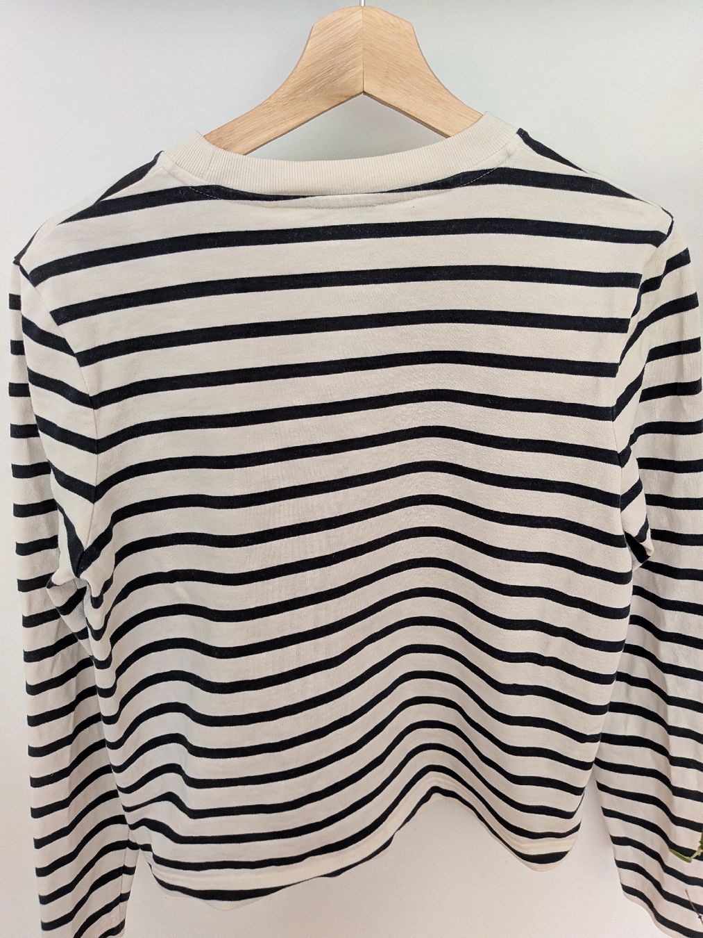 Cos T-Shirts: Gestreiftes COS Langarmshirt – Gebraucht aus Winterthur von Prishy 1