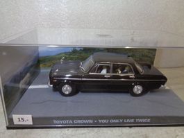 Altaya 1:43 Toyota Crown Diorama James Bond 007