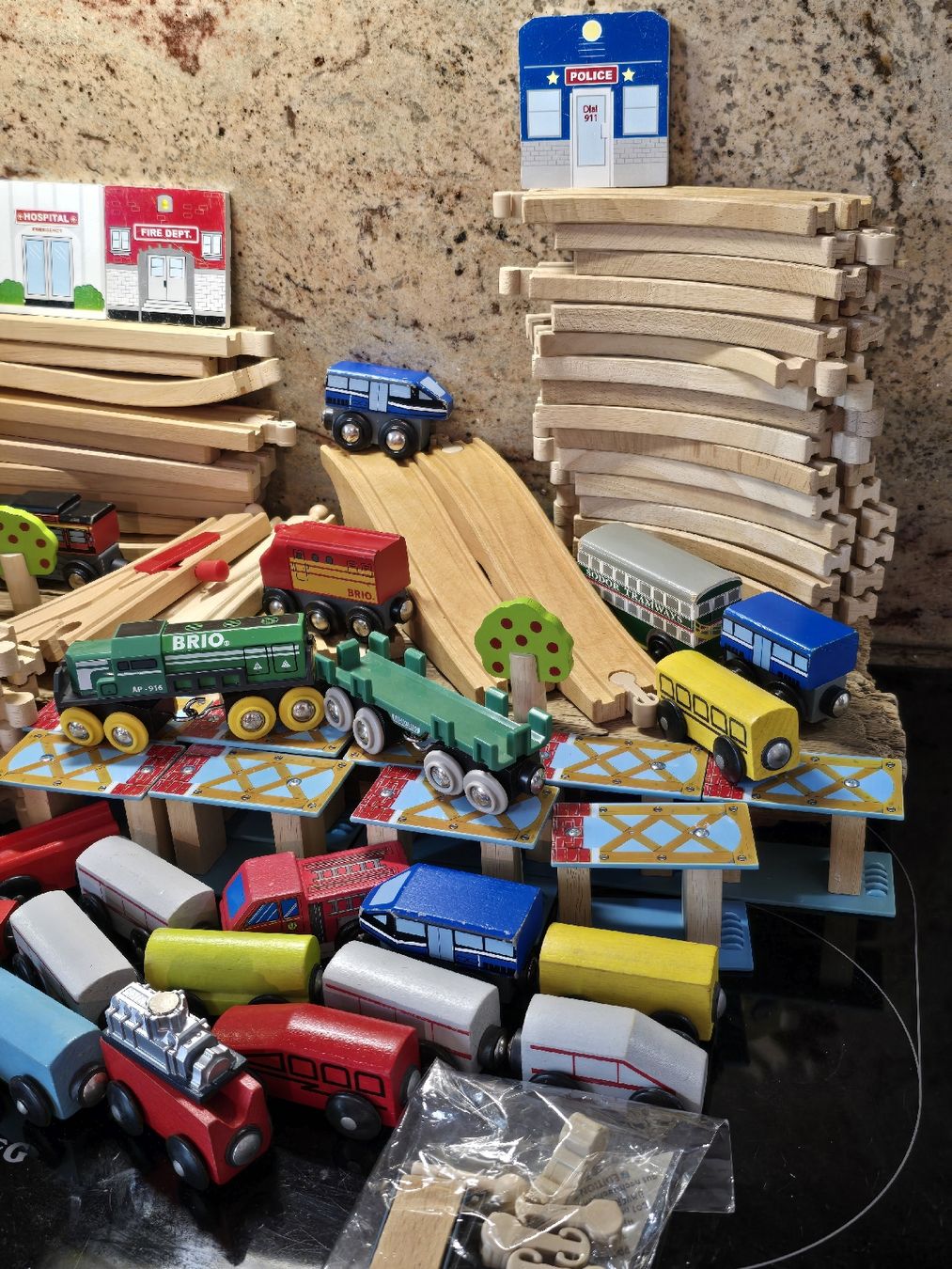 Brio Spielzeuge: 137 Teile BRIO – Gebraucht aus Walkringen von Vanuca 3