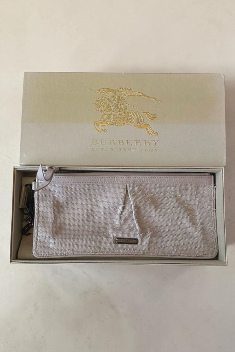 Burberry Borse da donna: Burberry Clutch – hellrosa Leder – Nuovo e nell'imballaggio originale da Genève venduto da Frippop