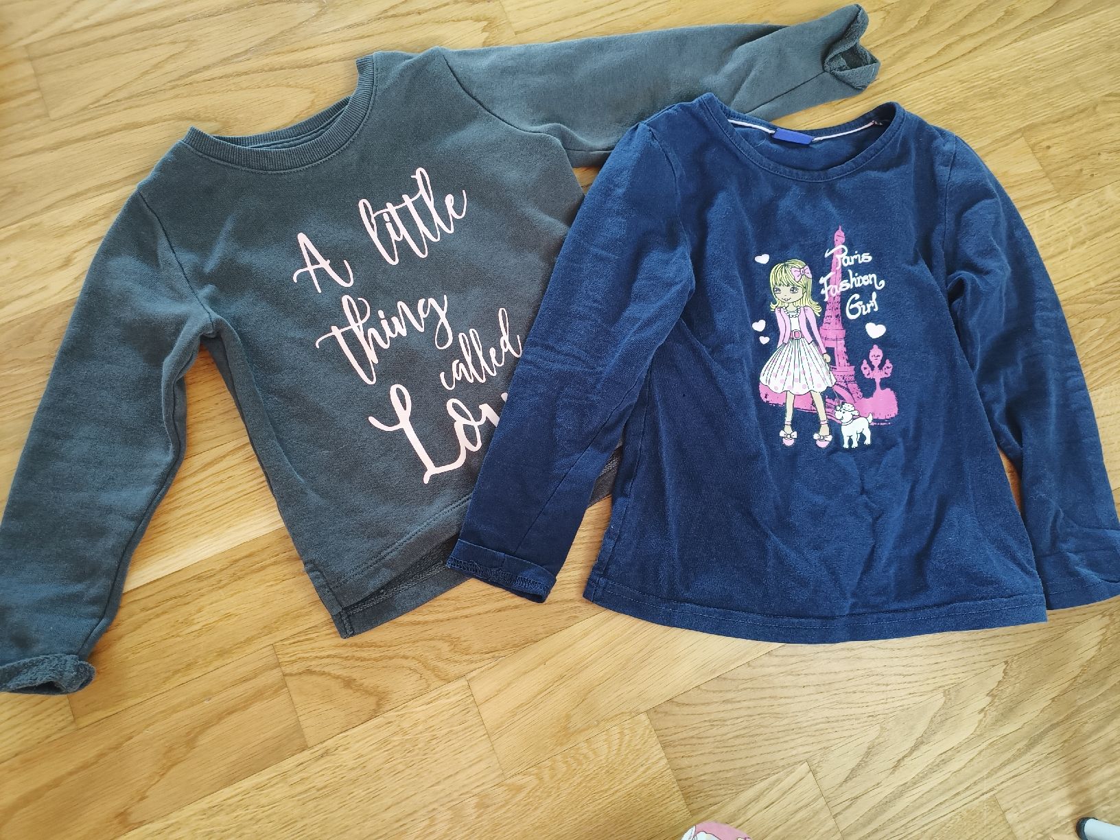 Lotti & Set di vestiti: Mädchen T-Shirts 98/104 – Usato da Muri AG venduto da Mupuputs