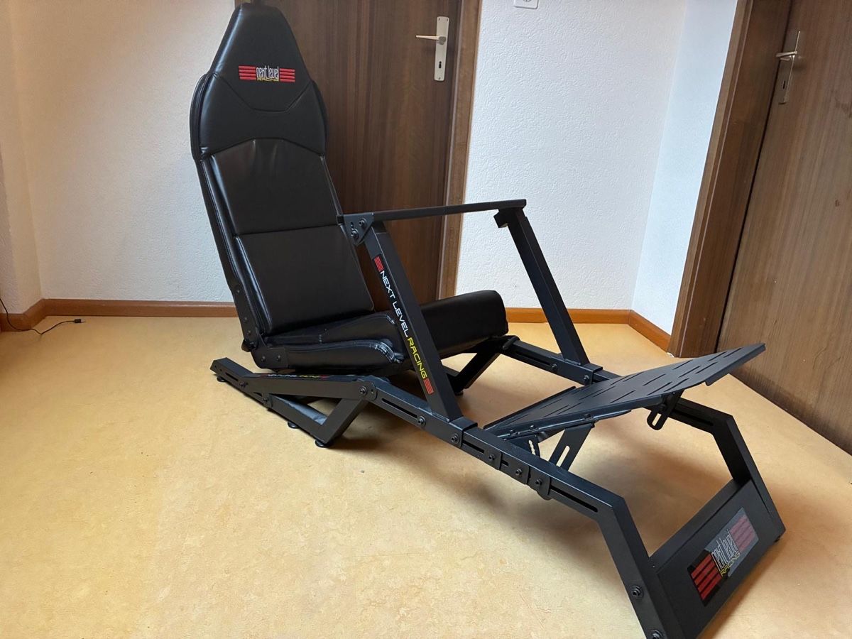 Sedie: Next Level Racing F-GT Sim Rig / Simulator Cockpit – Usato da Therwil venduto da Joel2023 1