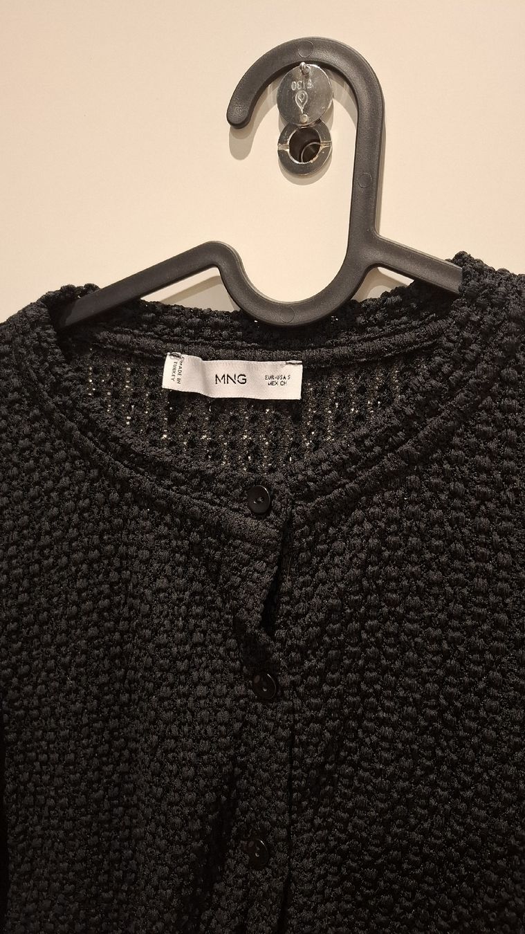Mango Pullover & Sweatshirts: Mango Black Textured Cardigan, size S. – Gebraucht aus Zürich von pto_6wfs 1