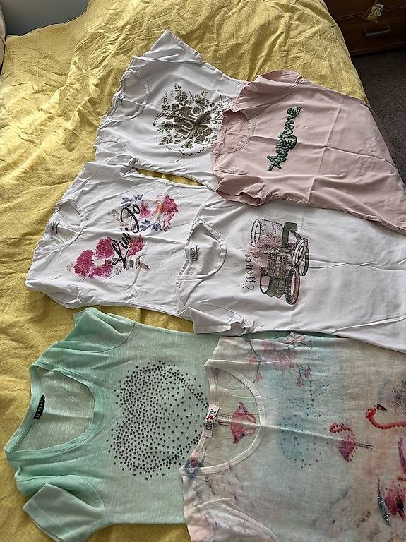 Blusen, T-Shirts & Tops: Tshirt  – Gebraucht aus Klingnau von sab_p28m 1
