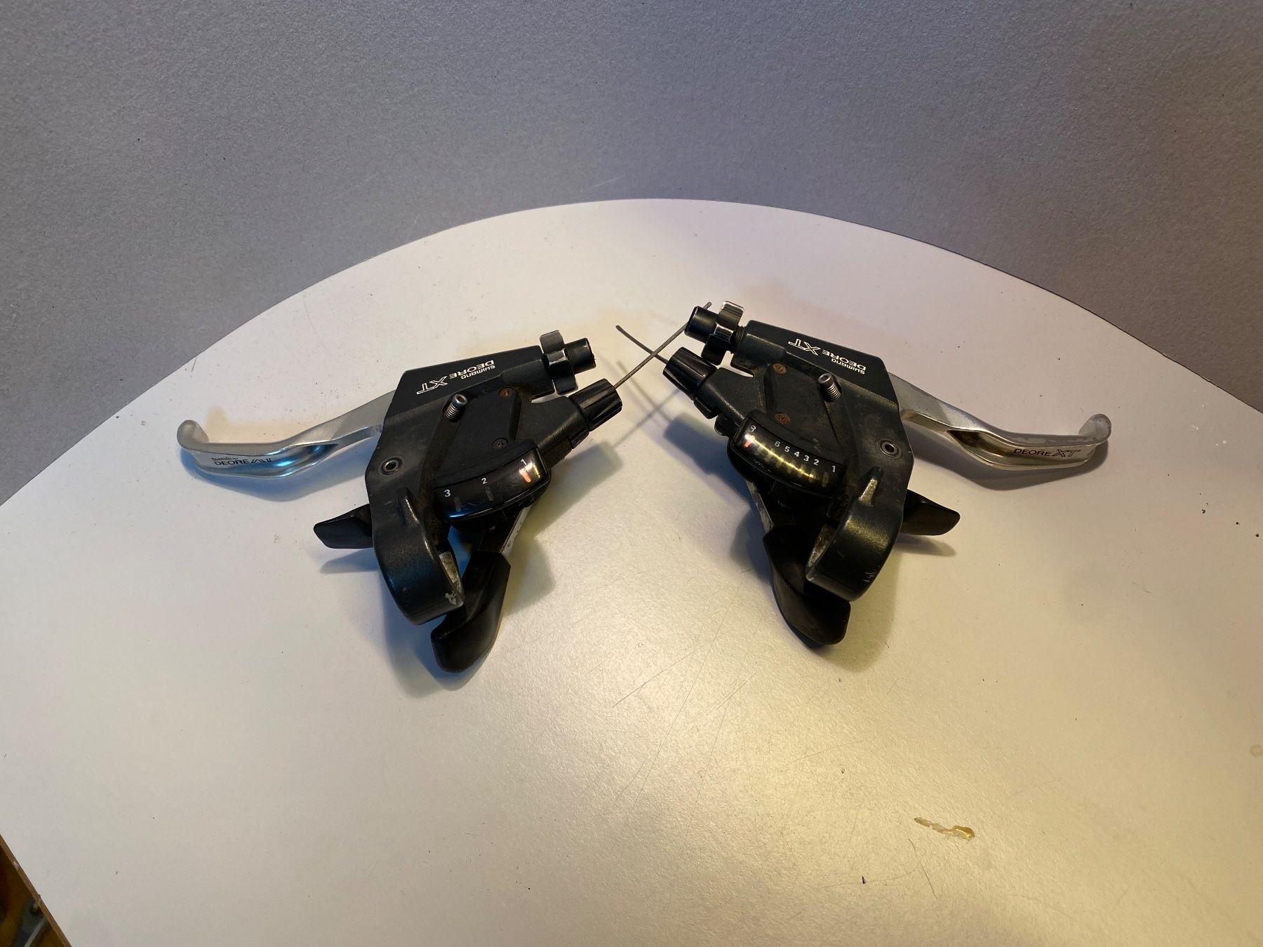 Shimano Ersatzteile: Retro Mtb SHIMANO XT Schalt-/Bremshebel 8fach – Gebraucht aus Grafstal von  1