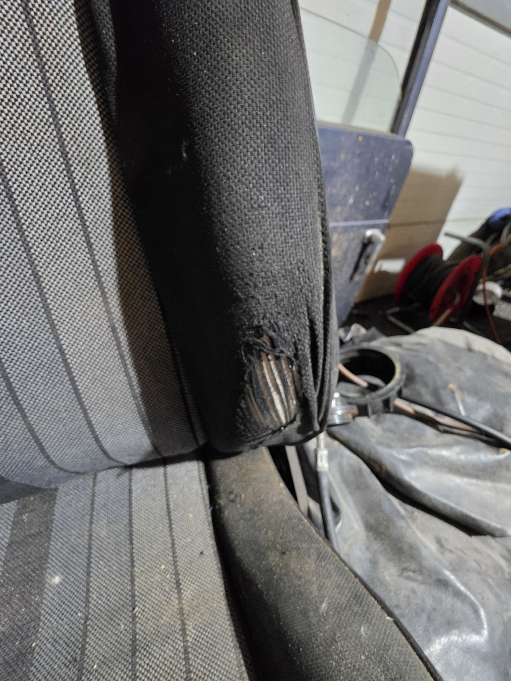 Volkswagen Tutti pezzi di ricambio auto: 2 originale Golf 2 GTI Vordersitze – Usato da Montlingen venduto da Eifach_nur_Bellinda 1