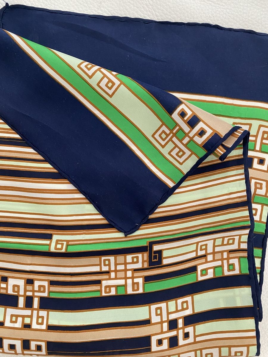 Foulard & Sciarpe: Seiden Schal 🌸 – Usato da Opfikon venduto da Luis144 4