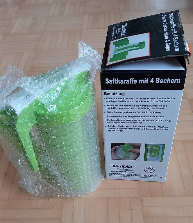 Caraffe: Kunststoffkaraffe mit 4 Bechern  – Usato da Uster venduto da MonikaS010203 1