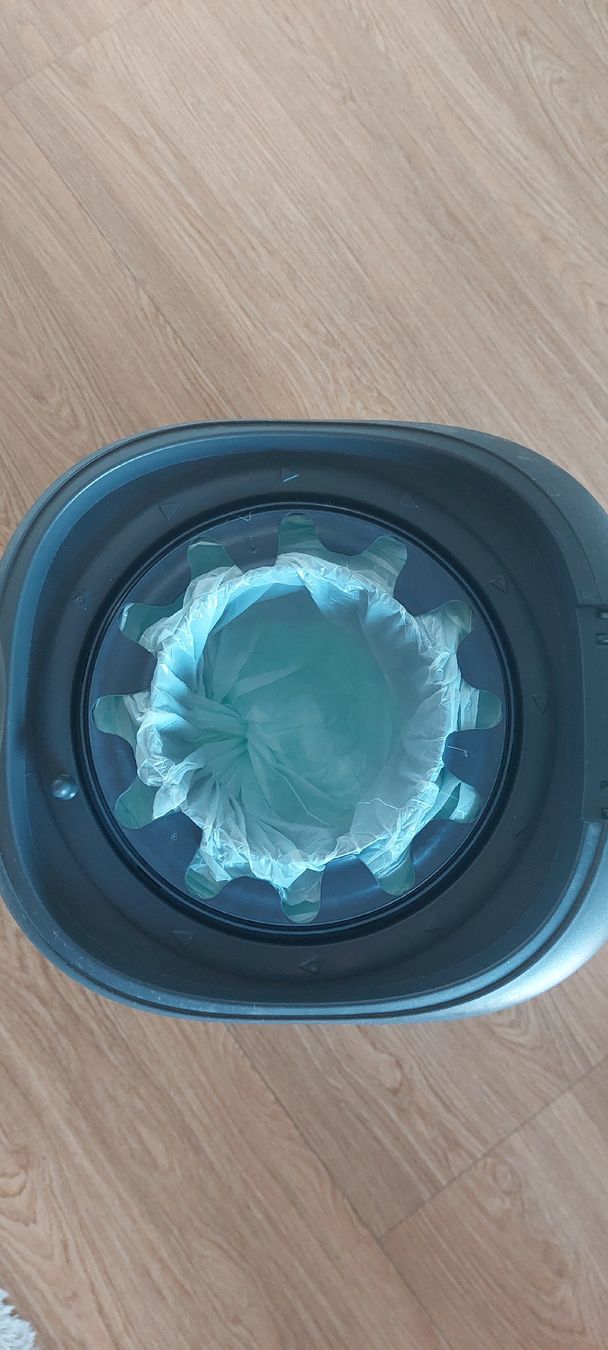Tommee Tippee Cestini per rifiuti: Tommee Tippee Windeleimer mit 9 Nachfüllkassetten – Usato da Schnottwil venduto da jb_39 3