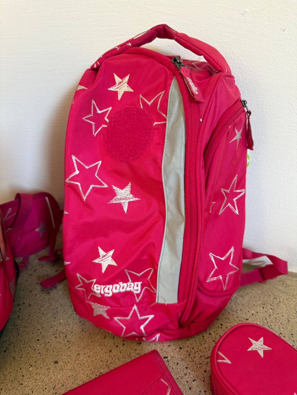 Ergobag Kindertaschen: Ergobag Schulrucksack Set Pink Sterne – Gebraucht aus Wohlen AG von sel_2zd6 2