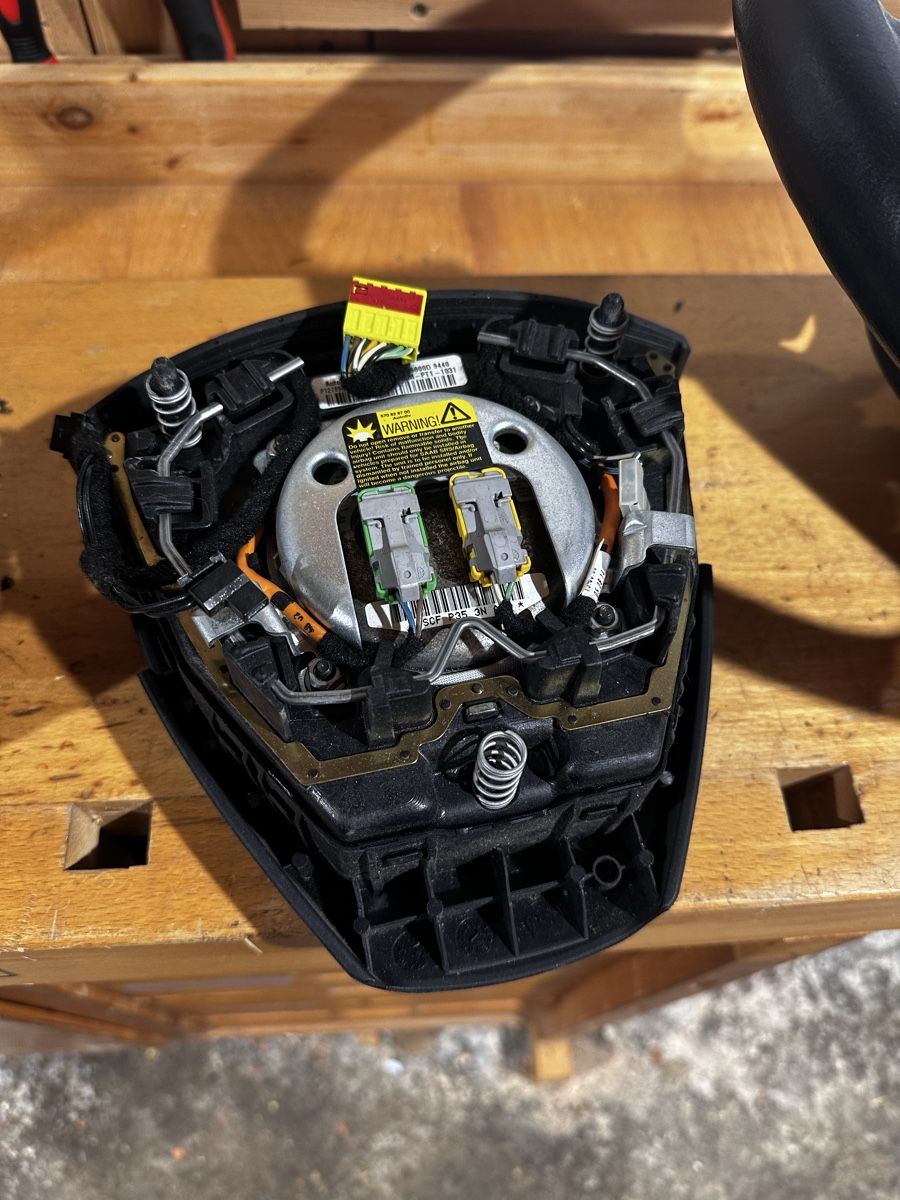 Saab Tutti pezzi di ricambio auto: Saab 9-3 Lenkrad mit Multifunktion – Usato da Unterkulm venduto da YS3 3