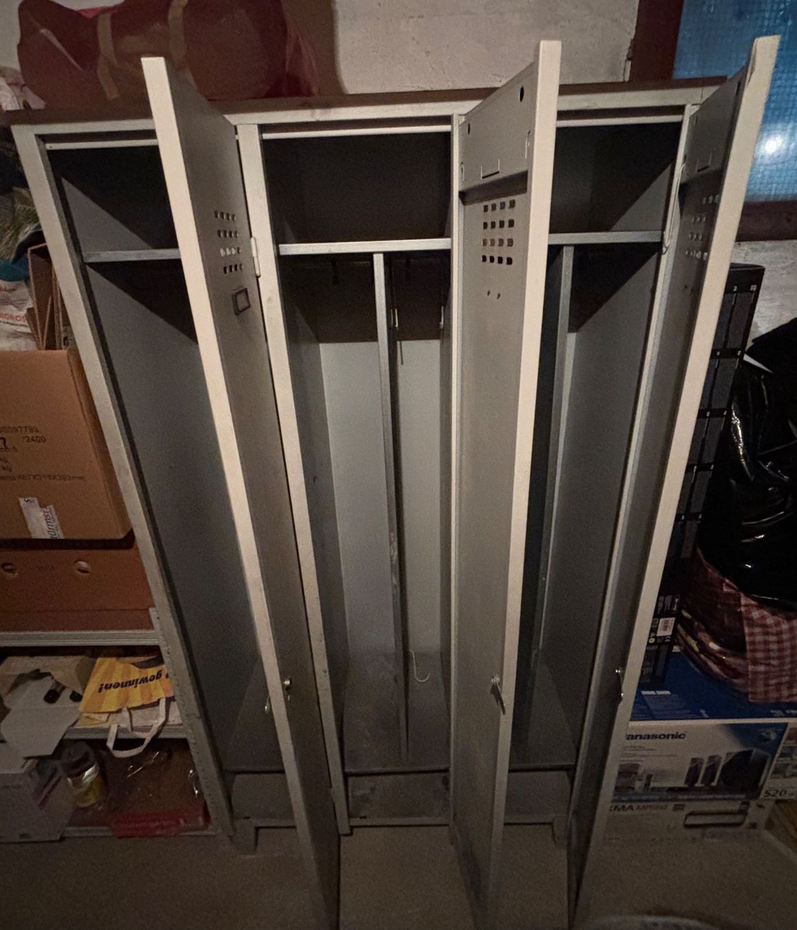 Armadi: Garderobenschrank / Spind – Usato da Uzwil venduto da Roger-iO 1