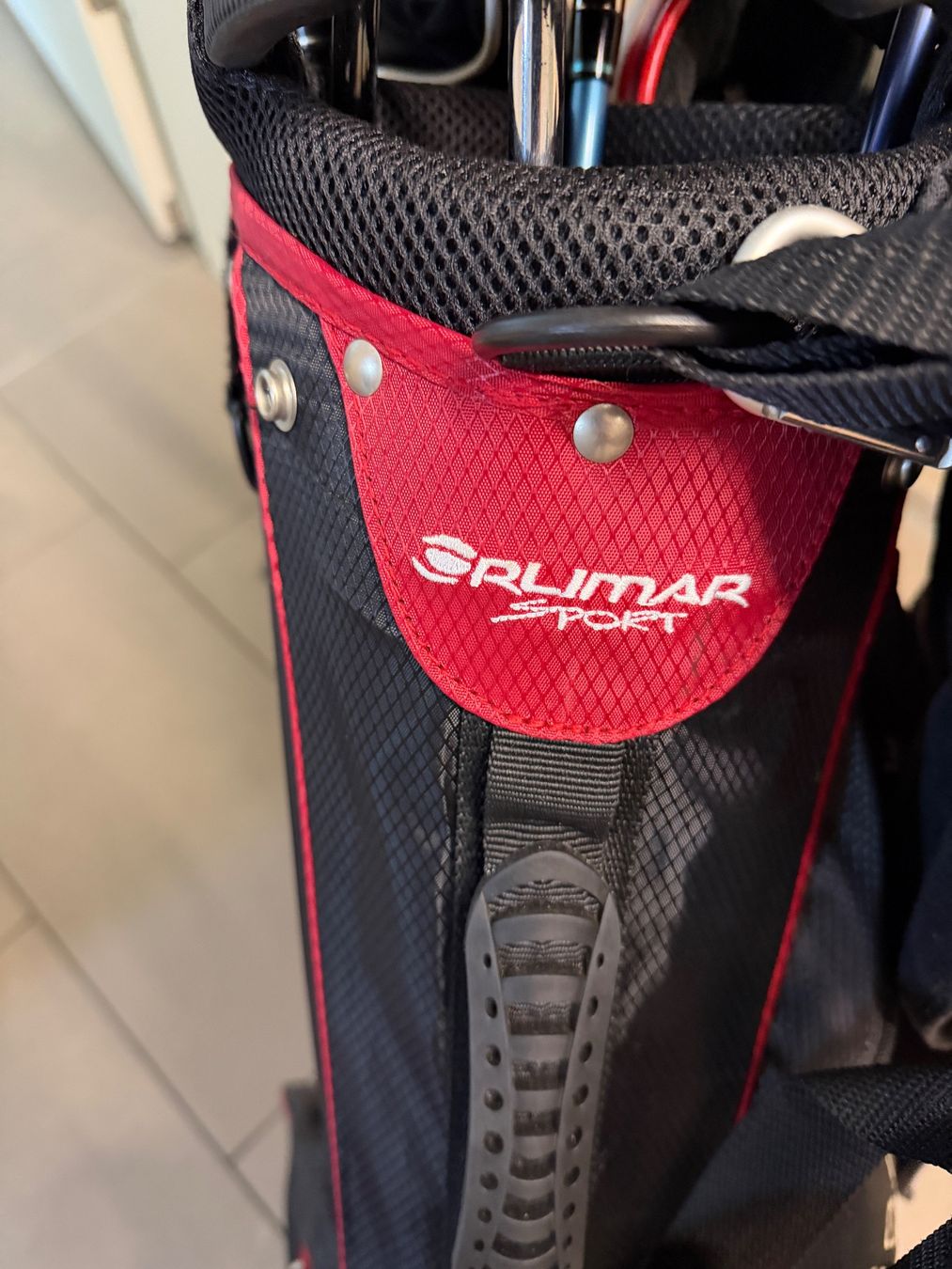 Borse: Leichter Golf Tragebag in schwarz/rot – Usato da Egg b. Zürich venduto da Burrito1 2