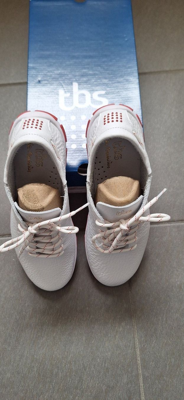 TBS Scarpe da donna: TBS, sneaker blanches, les marinières – Nuovo e nell'imballaggio originale da Lussery-Villars venduto da pousinete02 3