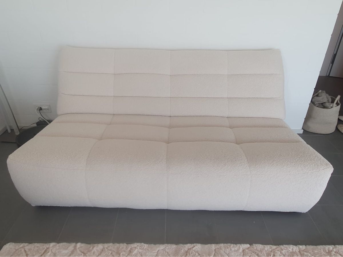 Interio Sofas: Interio Sofa bouclé weiss – D'occasion à Zürich par Sul0ng 1