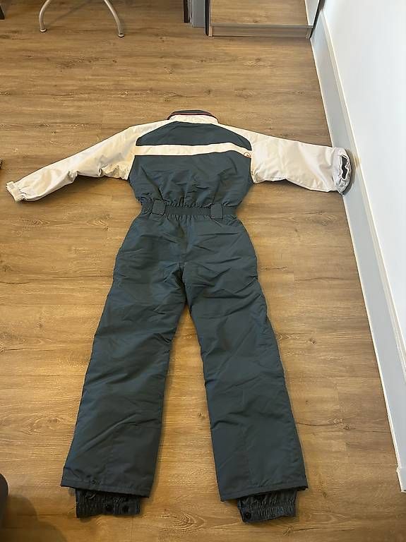 Anzüge: Ensemble ski 1 pièce taille 12ans – Gebraucht aus Curtilles von cat_vs66 1