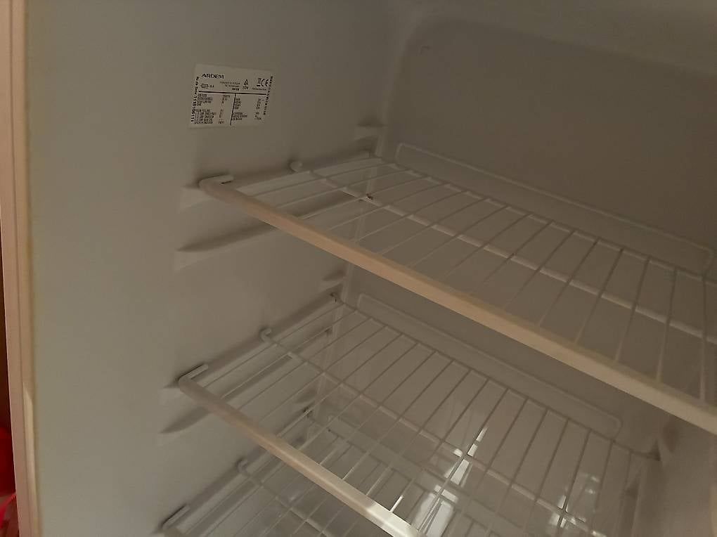 Frigoriferi: Frigo en excellent état – Usato da Montreux venduto da Brainless_the_swiss 2