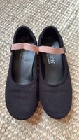 1ST POSITION LOW HEEL CANVAS CHARACTER SHOES Gr. 33-34