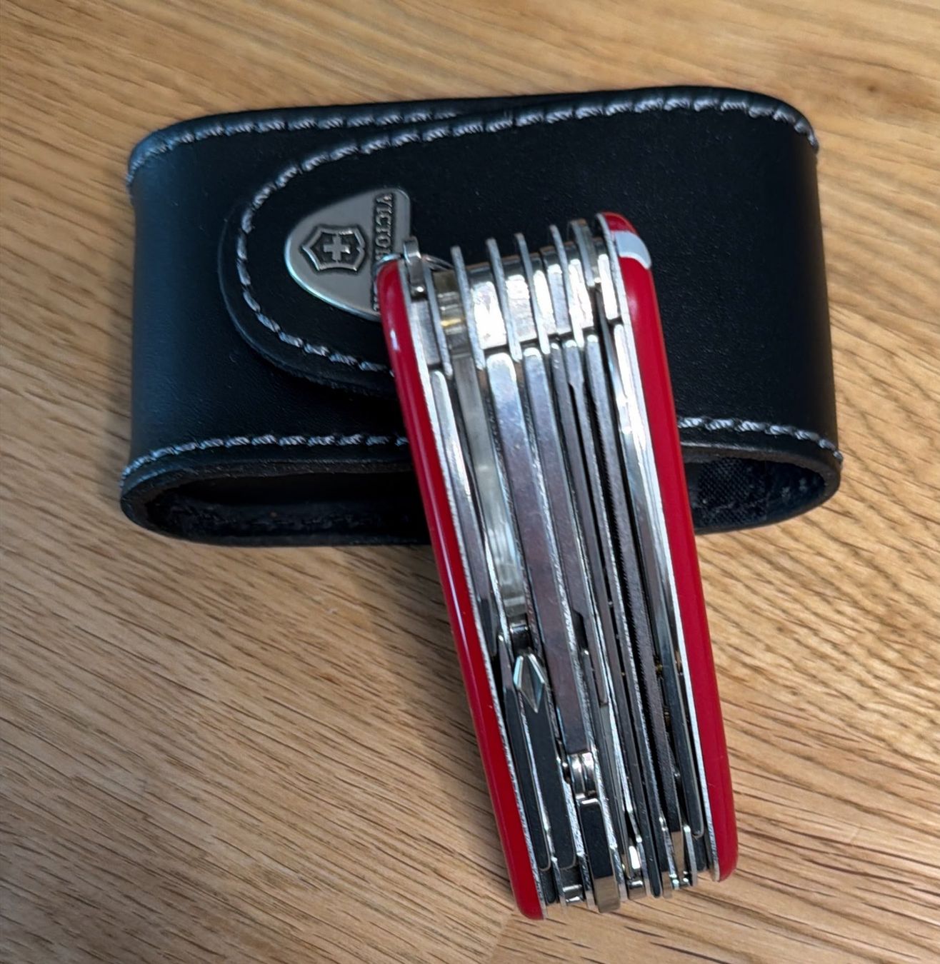 Victorinox Coltelli tascabile: VICTORINOX TASCHENMESSER MIT ETUI – Nuovo (secondo la descrizione) da Zürich venduto da Frei-Occasionen 3