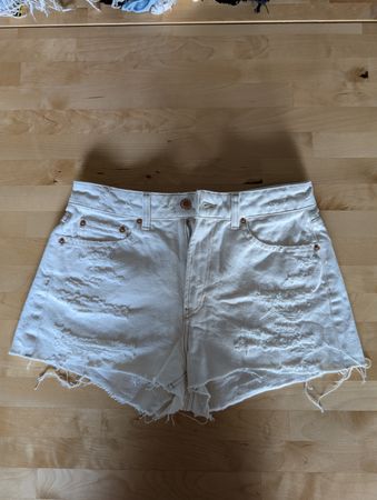 Weisse Ripped Jeans Shorts Gr. 36 – Perfekt für den Sommer! 