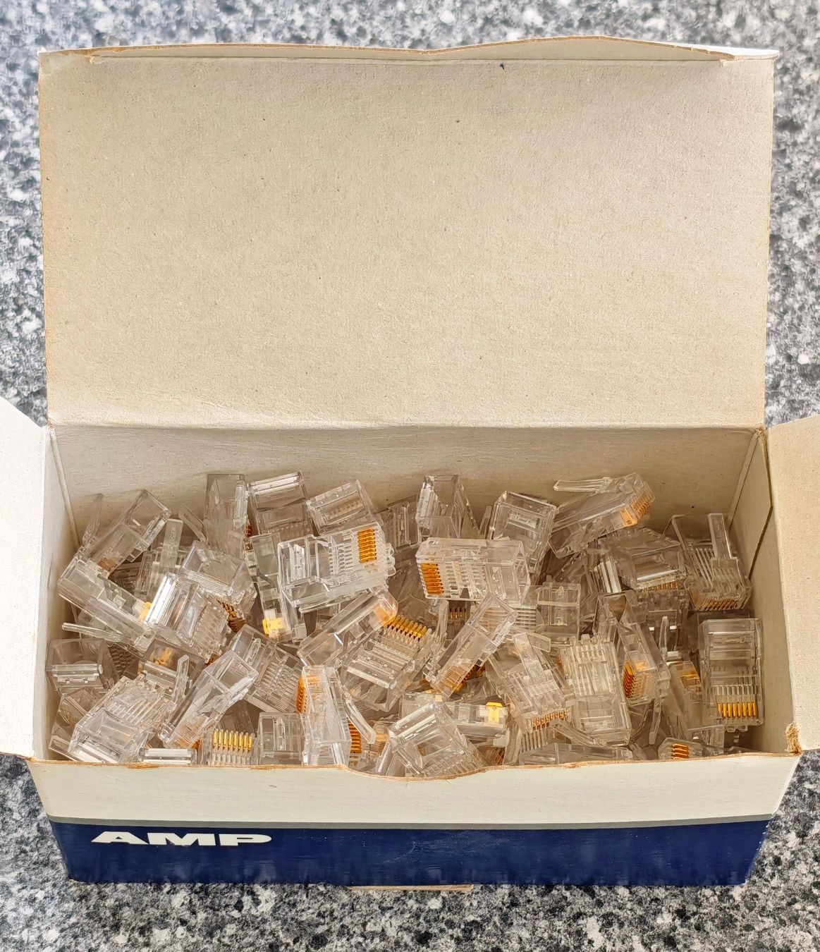 Spine: 111 RJ45-Stecker ungeschirmt – Nuovo (secondo la descrizione) da Hagenbuch ZH venduto da Maro13