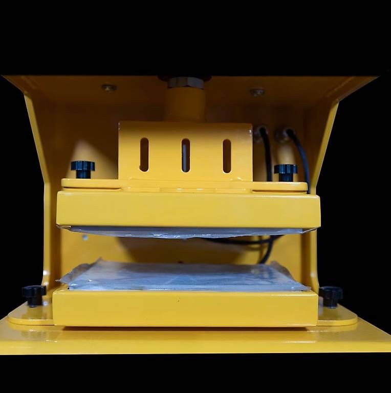 Tutti gli attrezzi: Qnubu Press Auto Lion Automatic 20 Tons – Nuovo e nell'imballaggio originale da Écublens VD venduto da Jimmy0369 1