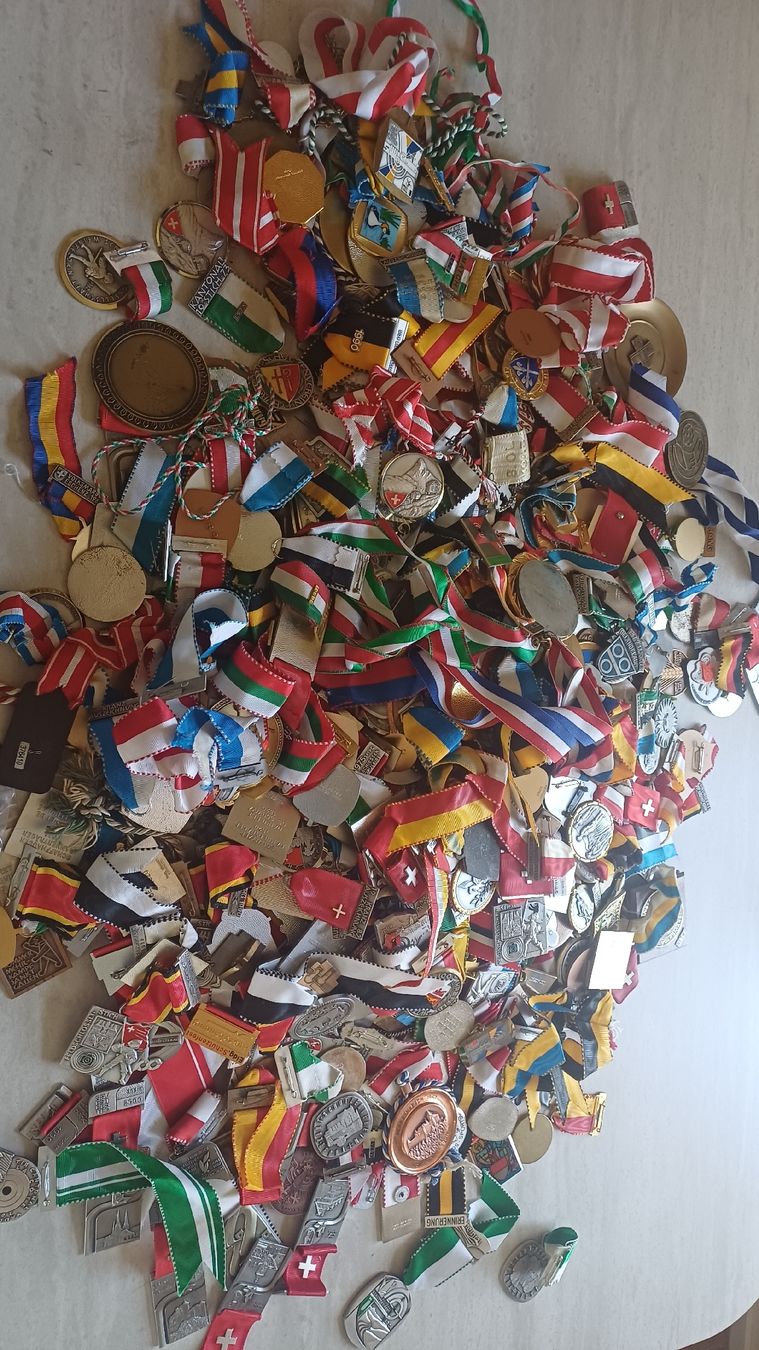 Medaillen: Riesuger Posten Medallien – Gebraucht aus Flawil von Naphtali 3