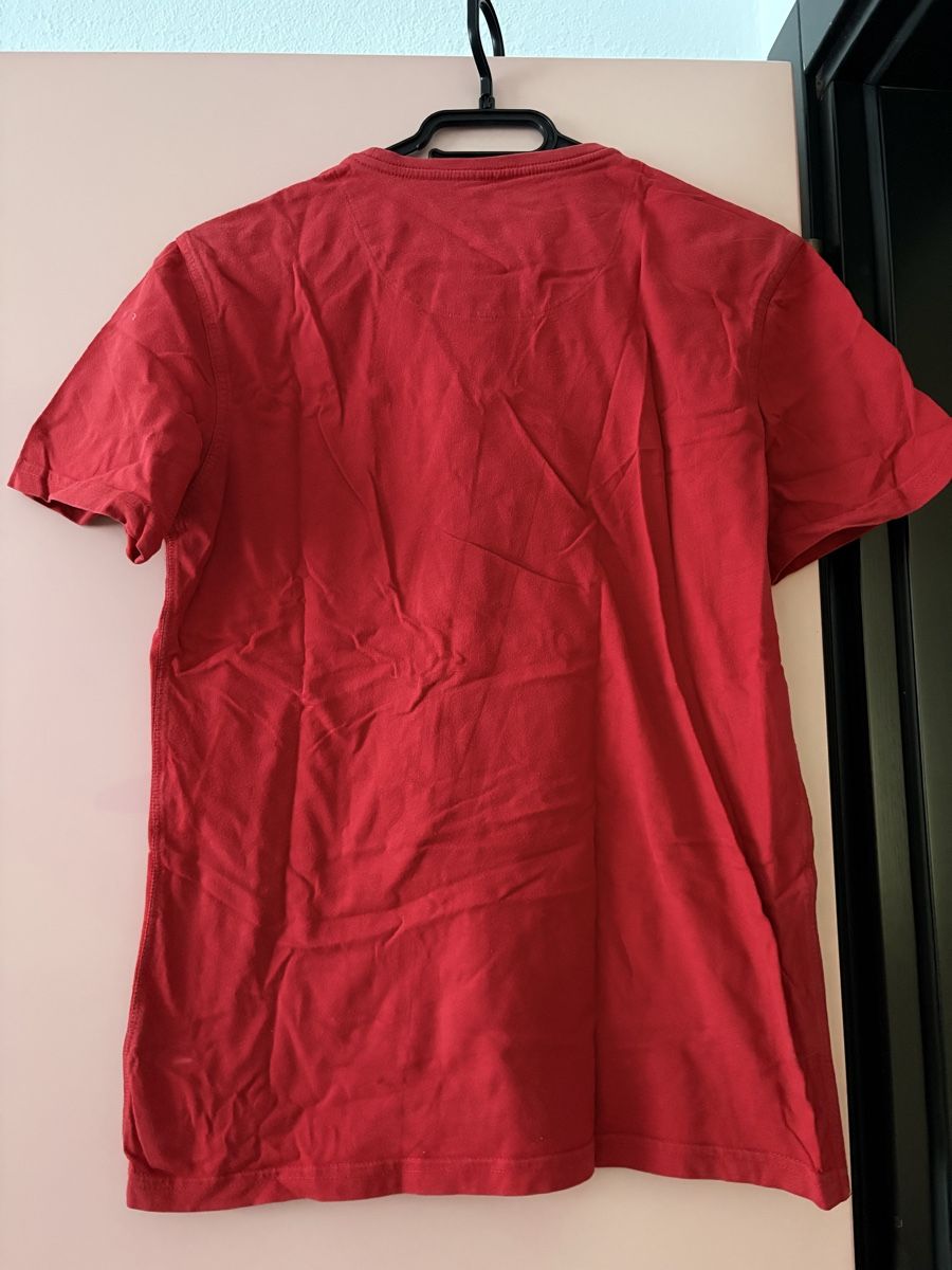 T-shirt: T-shirt da uomo rossa  – Usato da S. Antonino venduto da FedeKikka88 1