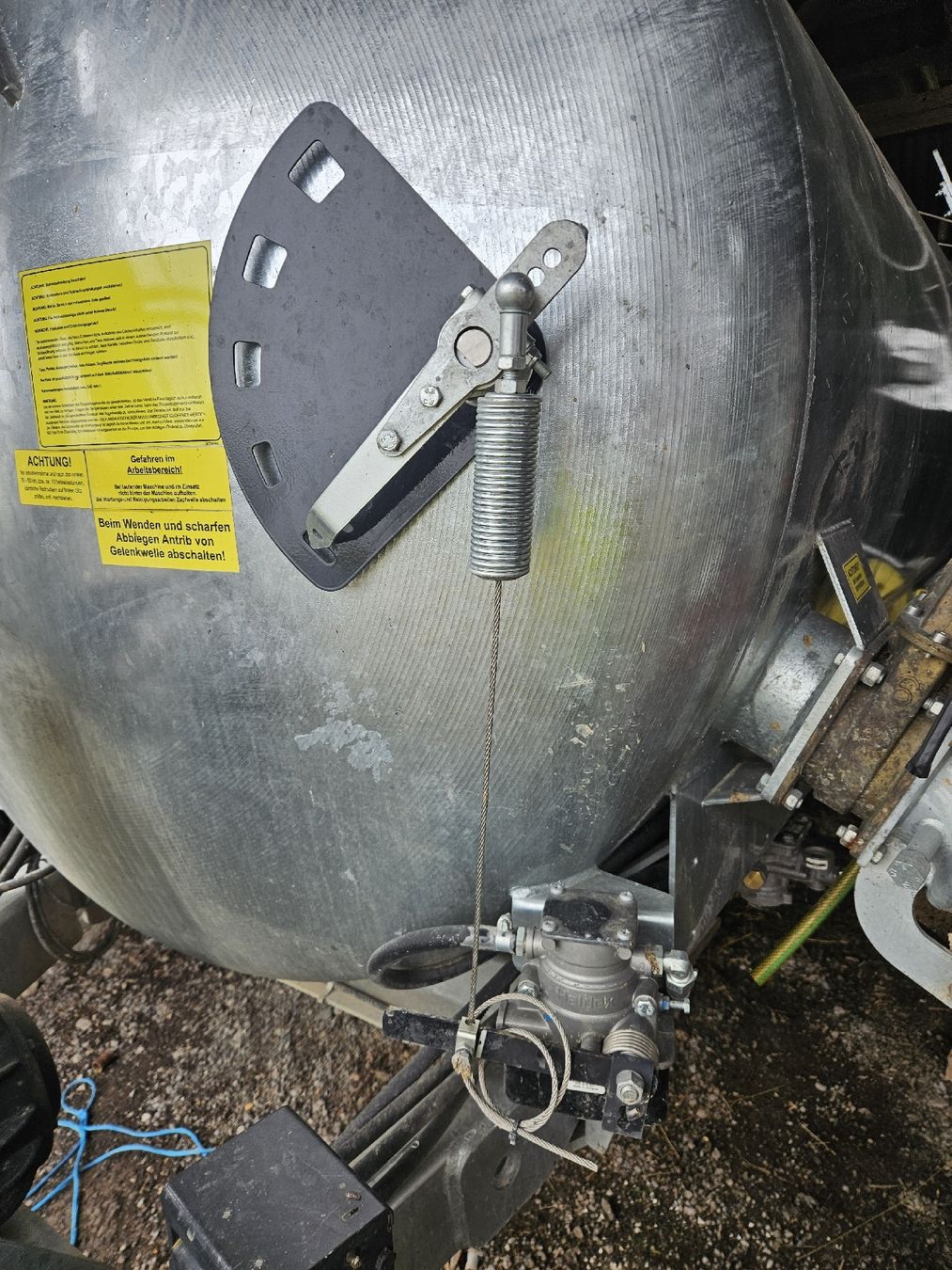 Rimorchi: Güllefass 6500Liter Schleppschuh – Usato da Lyss venduto da sisei6920 5