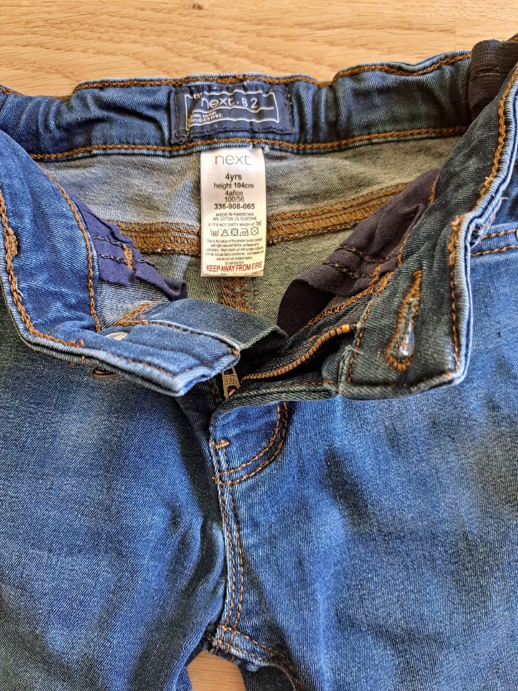Next Pantaloni: Next Jeans Gr. 104 / 4 Jahre – Usato da Bergdietikon venduto da Staphylococcus 2