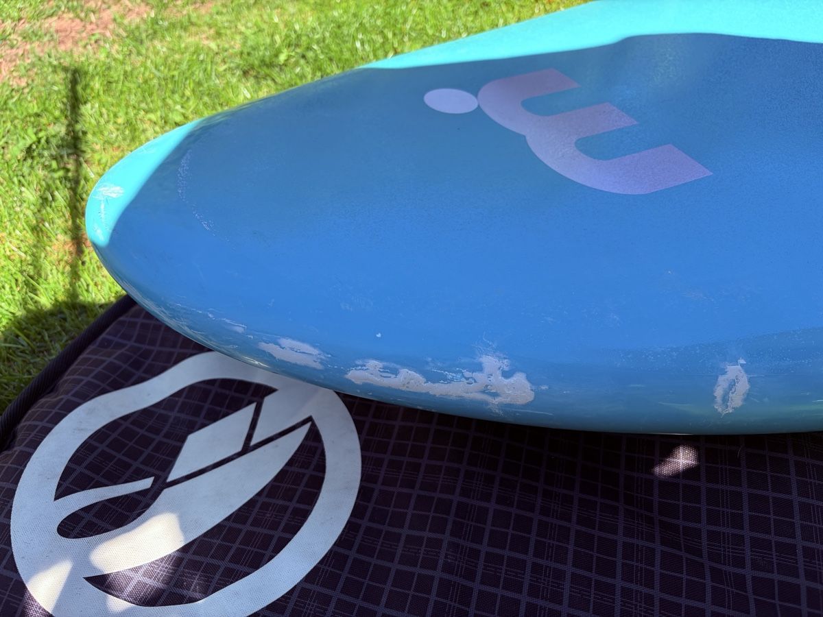 Mistral Tavole da surf e di nuoto: Windsurfboard Mistral Syncro 117 Liter mit Boardbag – Usato da Dinhard venduto da Hollam 3