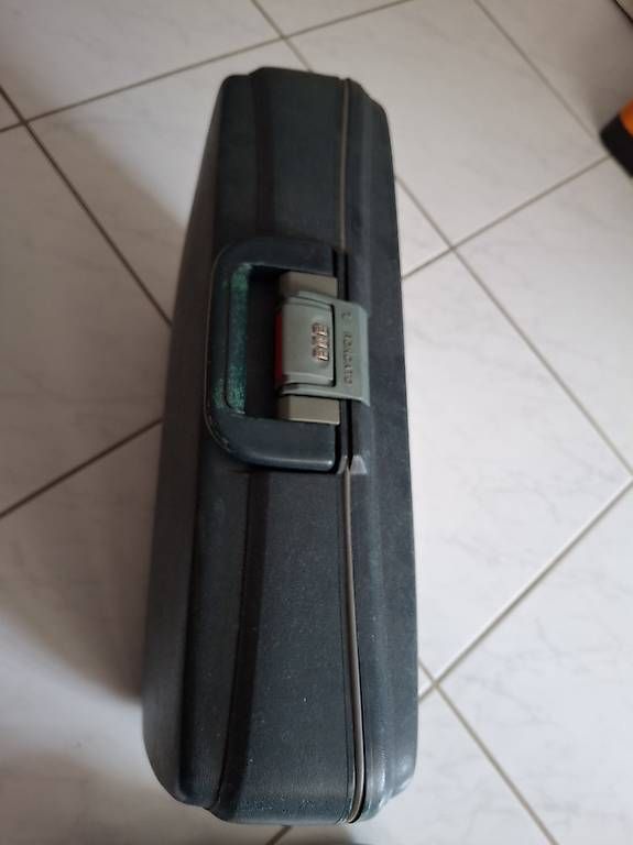 Valises & Sacs: Valigia in plastica con combinazione  – D'occasion à Roveredo GR par drifter88 2