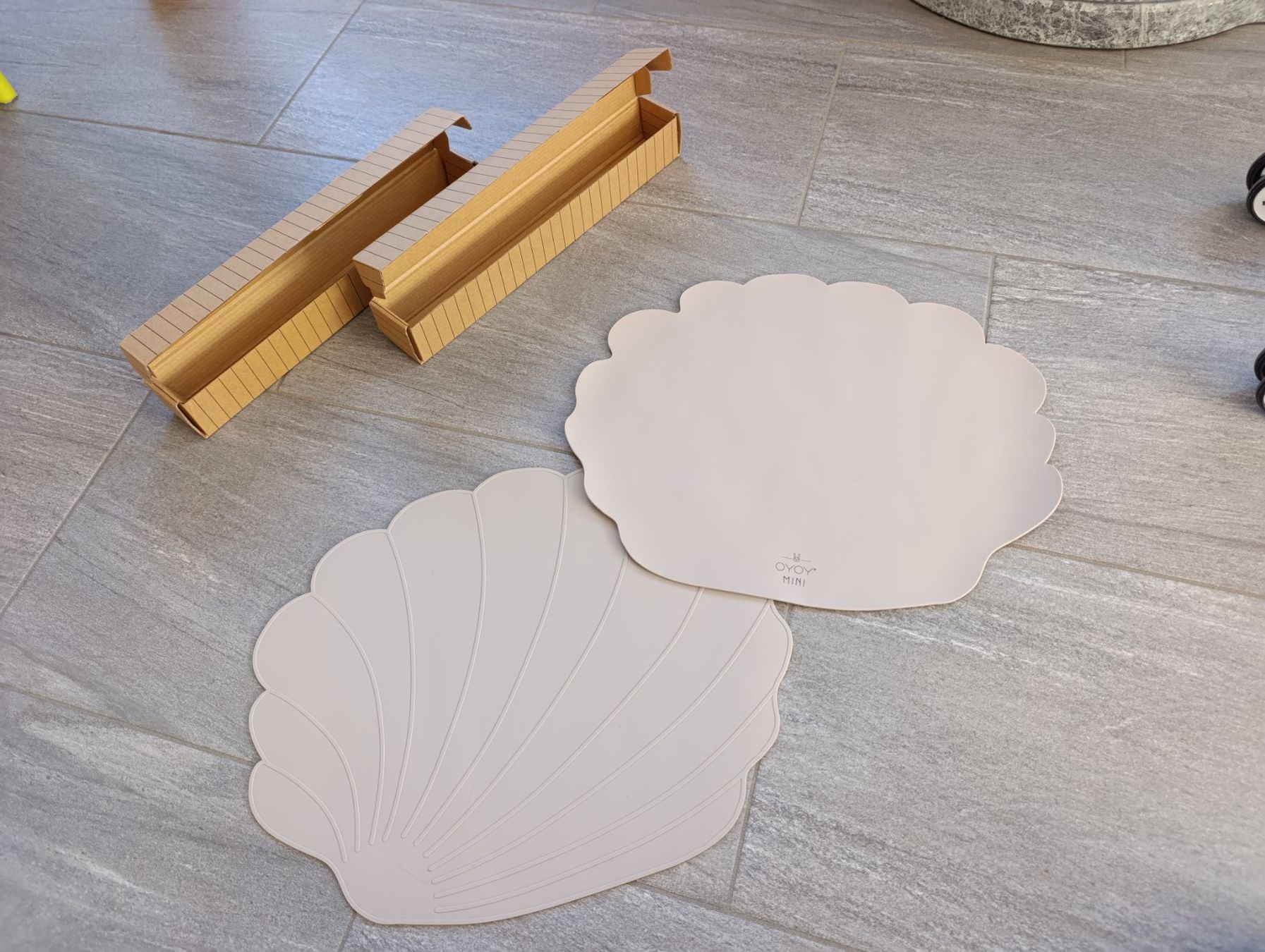 Tischset: 2 sets de table OYOY gris – Neu und originalverpackt aus La Tzoumaz von Marlenev11