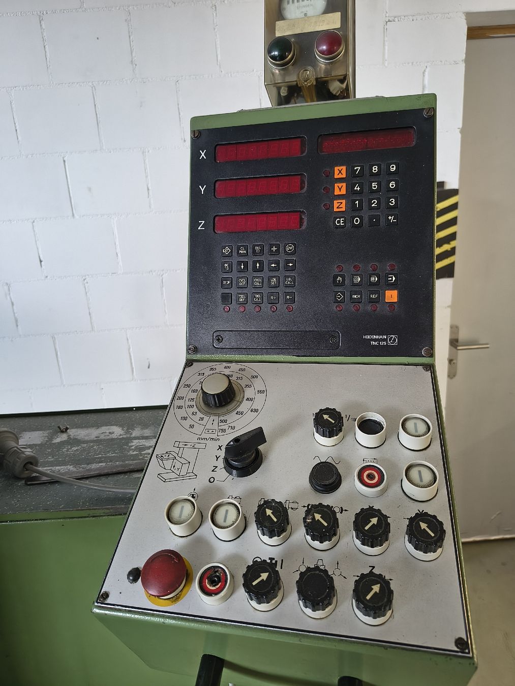 Tutte le macchine: MAHO  MH 400 P – Difettoso da Appenzell Steinegg venduto da gia_js8j 4