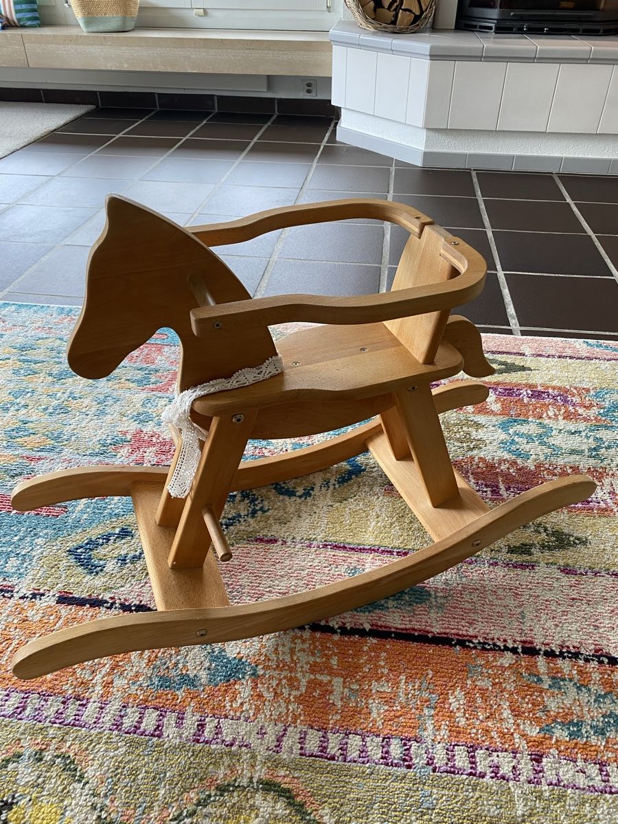 Altre altalene da giardino: Schaukelpferd Holz – Usato da Gipf-Oberfrick venduto da phidob 1