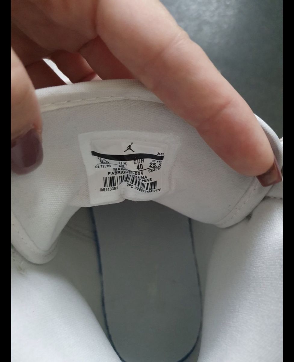 Jordan Scarpe da donna: Air Jordan 1 High – Nuovo (secondo la descrizione) da Genève venduto da Buklaw 3