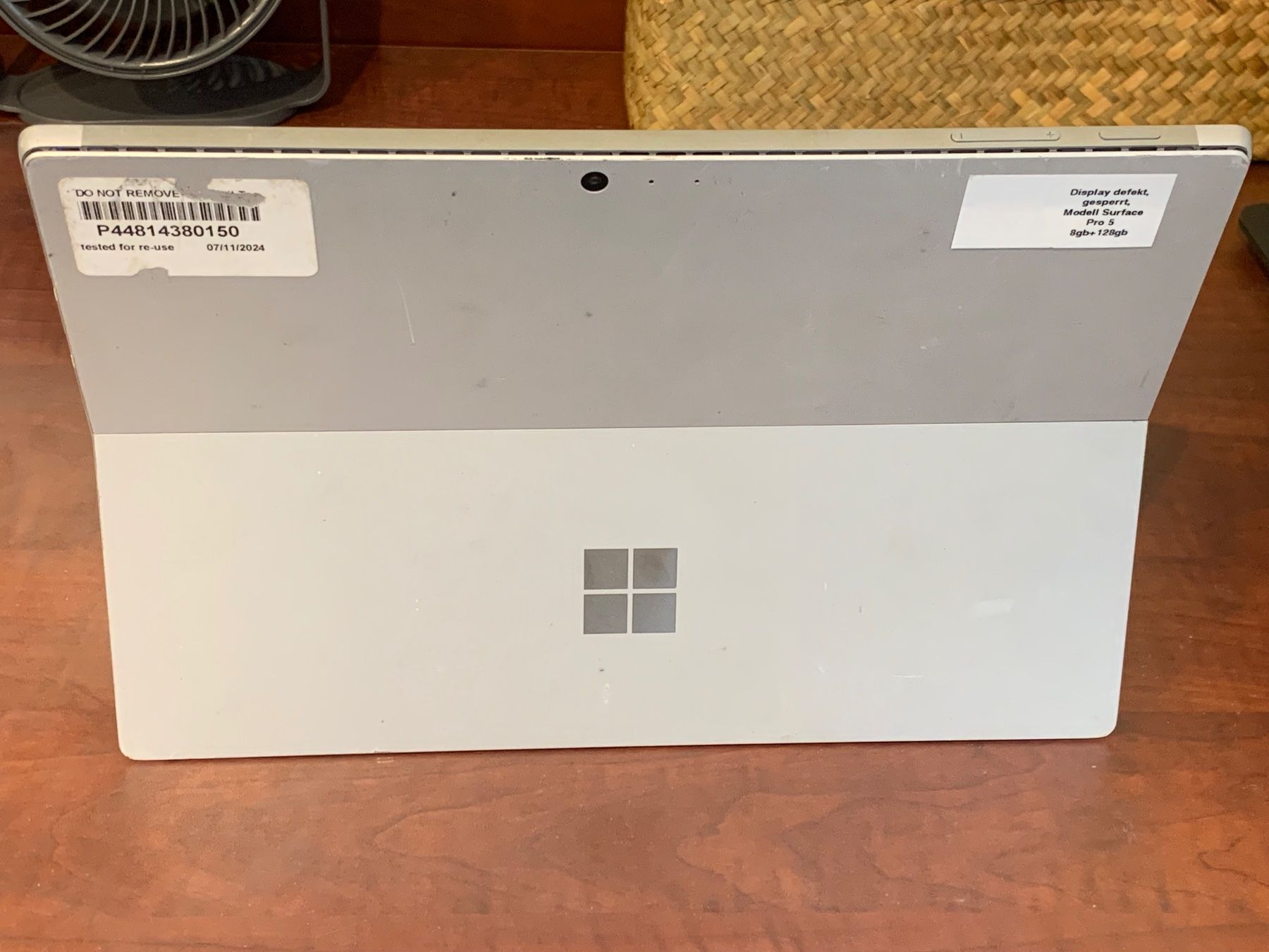 Microsoft Tablet PC: Surface Pro 5 8GB+128GB Silver Defekt – Difettoso da Wetzikon ZH venduto da uelivernetzt 1