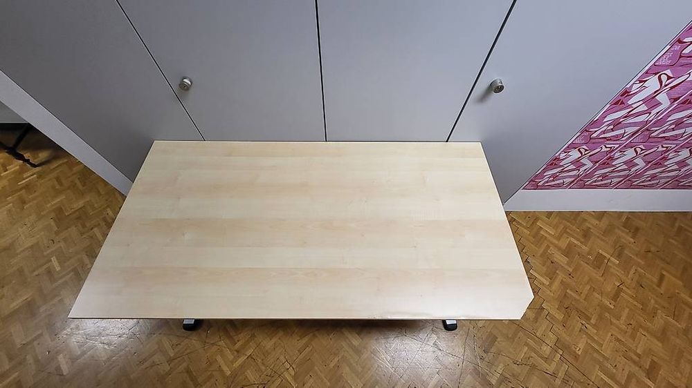 Scrivanie: Bürotisch aus hellem Holz – Usato da Aarau venduto da JKH_Floesserplatz 2